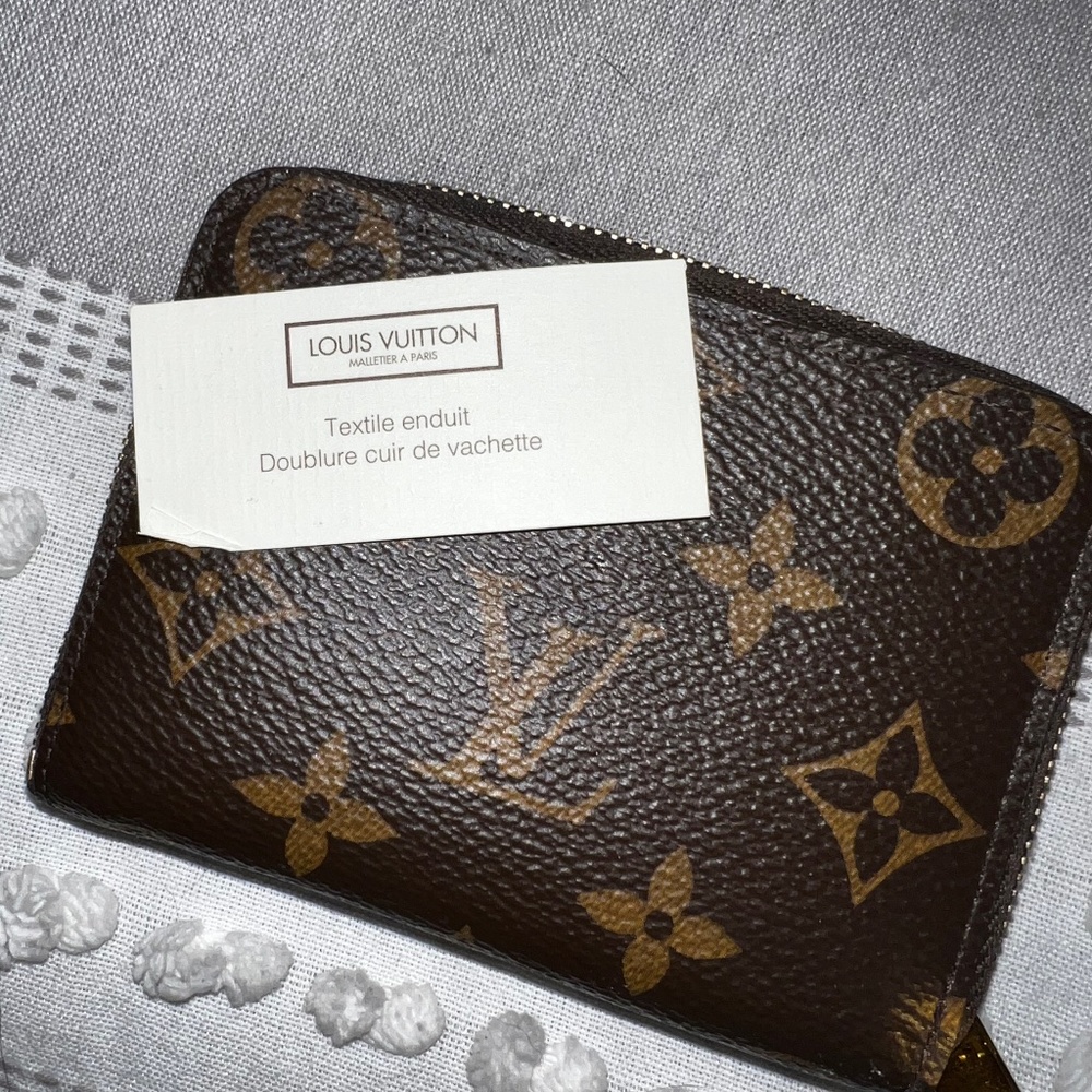 LV authentic Wallet zippy coin purse